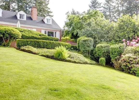 Local garden landscaping in Springfield, OR by Fleetwood Lawn Care