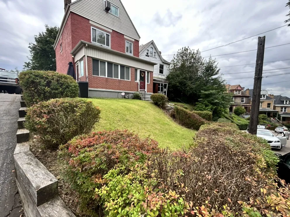 Top-rated lawn care service for residential properties in Cheswick, PA by Fleming Landscaping & Home Improvements