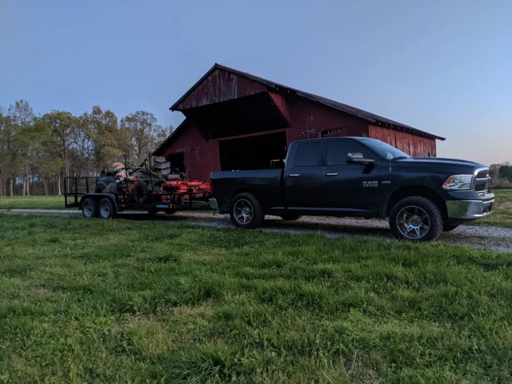 Reliable lawn care service experts serving McEwen, TN - Flemings Detailed Lawn Care