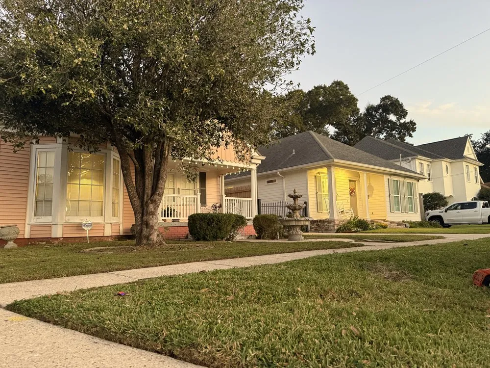 Reliable garden landscaping experts serving Jefferson, LA - Fleur De Lawns