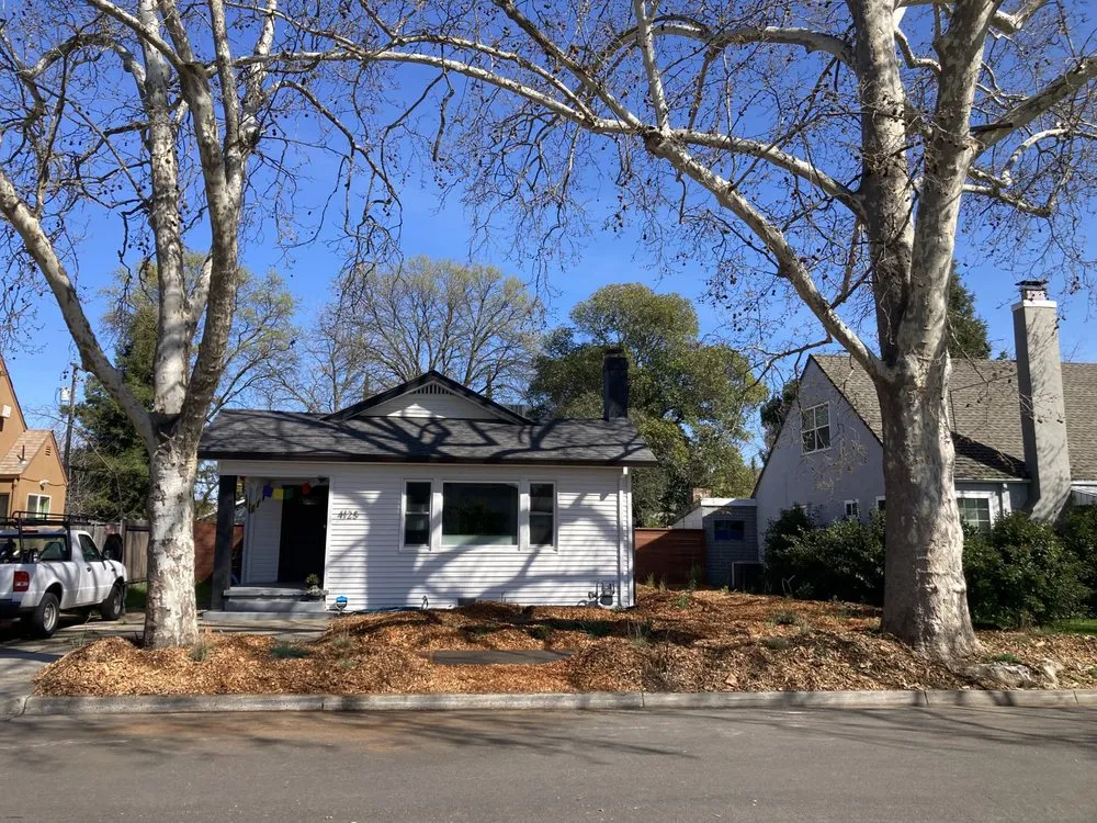 Affordable lawn care service in Sacramento, CA by Fleur Gardening