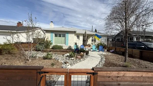 Fleur Gardening Logo