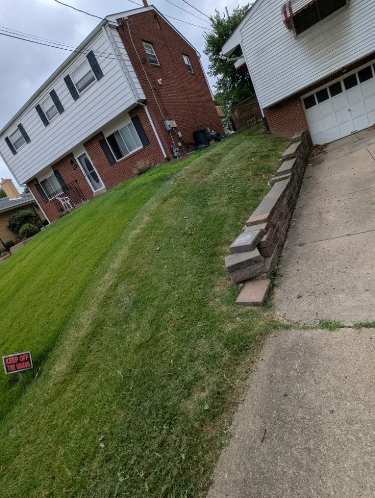 Professional landscape design for year-round maintenance across Pittsburgh, PA - Fleurvil