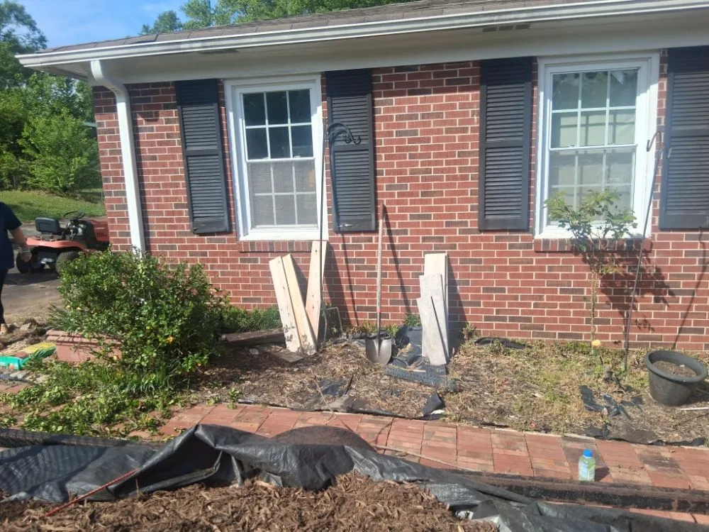 Custom landscaping services in Seneca, SC - Flewwellins Lawn and Maintenance
