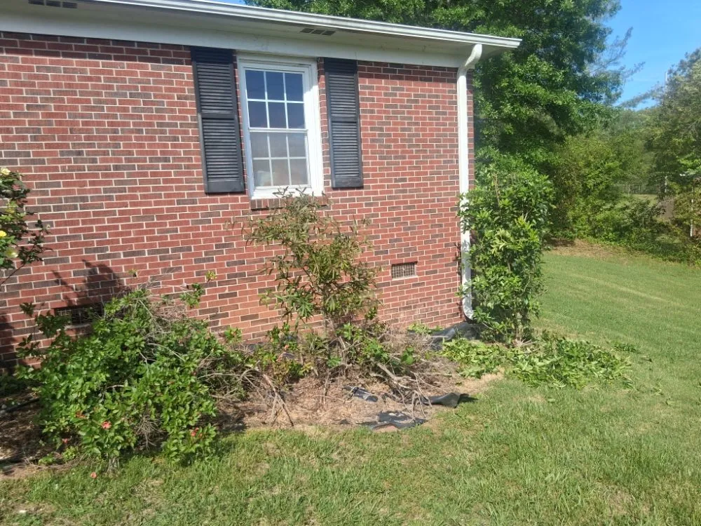 Local outdoor landscaping in Seneca, SC by Flewwellins Lawn and Maintenance