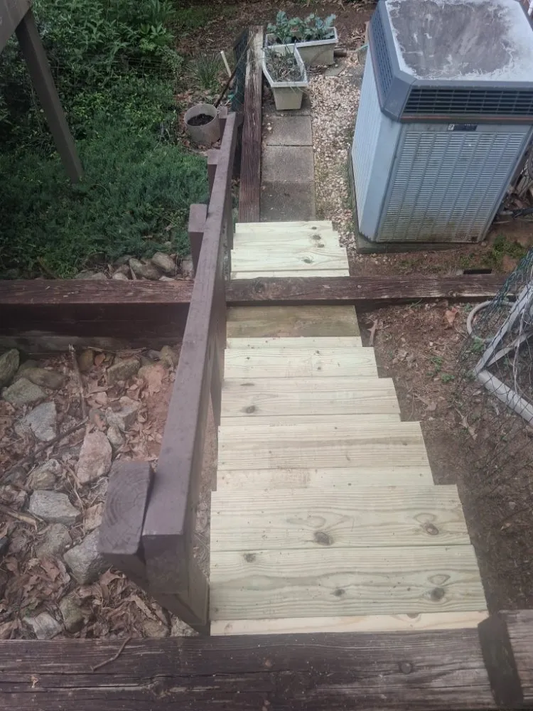 Reliable yard cleanup service experts serving Seneca, SC - Flewwellins Lawn and Maintenance