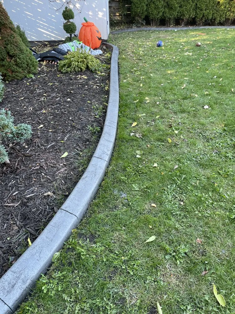 Reliable yard maintenance experts serving Fond du Lac, WI - Flex Landscape Curbing