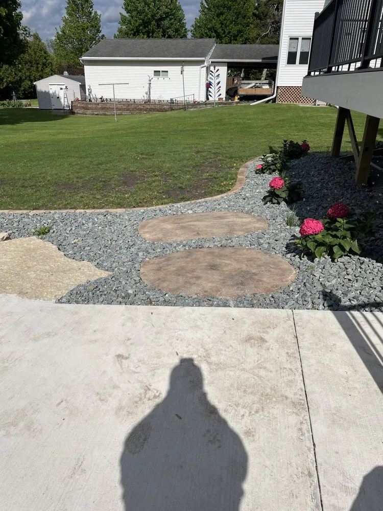 Top-rated landscaping services experts serving Fond du Lac, WI - Flex Landscape Curbing