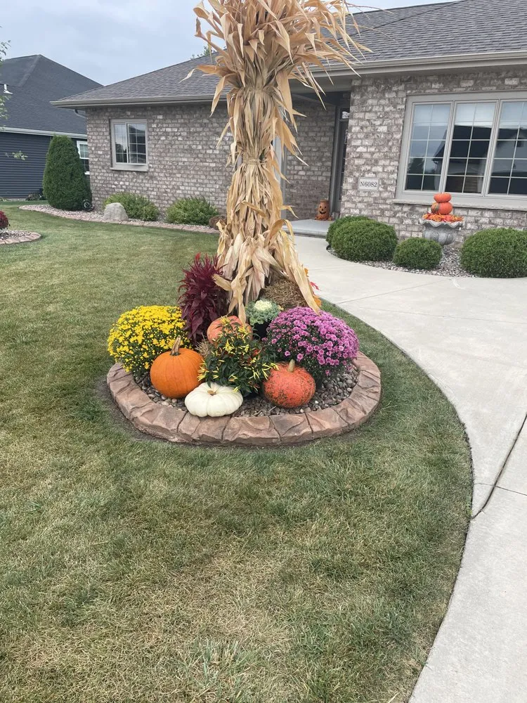 Custom landscape design in Fond du Lac, WI - Flex Landscape Curbing