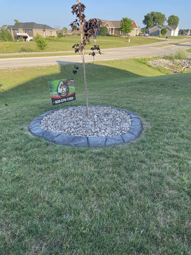 Reliable landscape installation experts serving Fond du Lac, WI - Flex Landscape Curbing