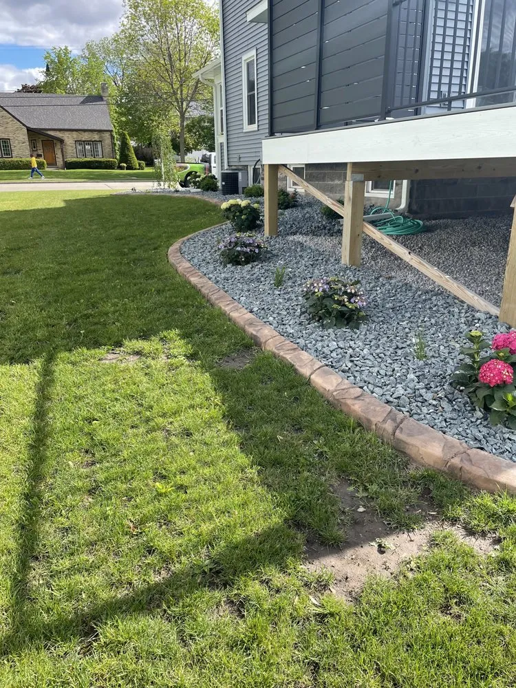 Top-rated residential landscaping experts serving Fond du Lac, WI - Flex Landscape Curbing