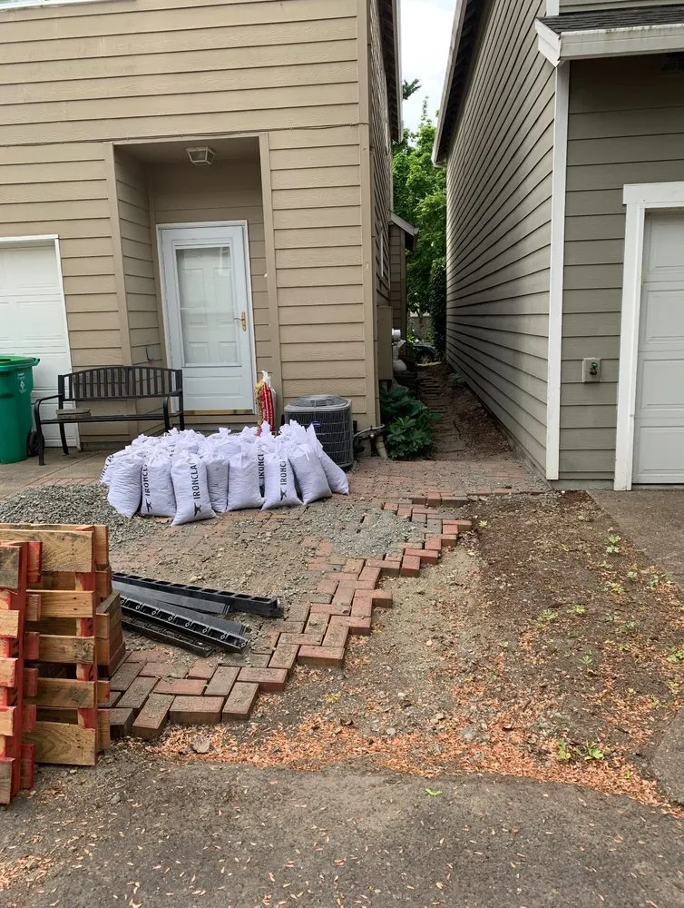 Expert landscape design in Independence, OR by Flintstone Hardscapes