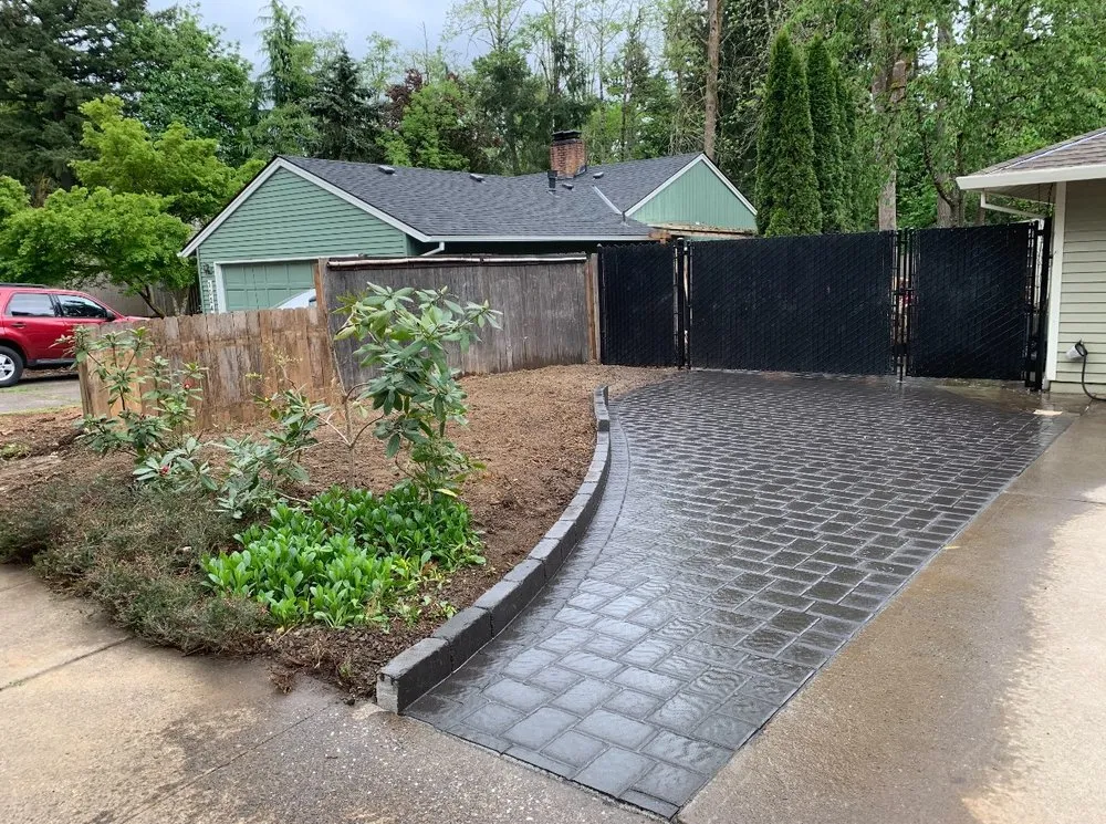 Custom landscape design in Independence, OR by Flintstone Hardscapes