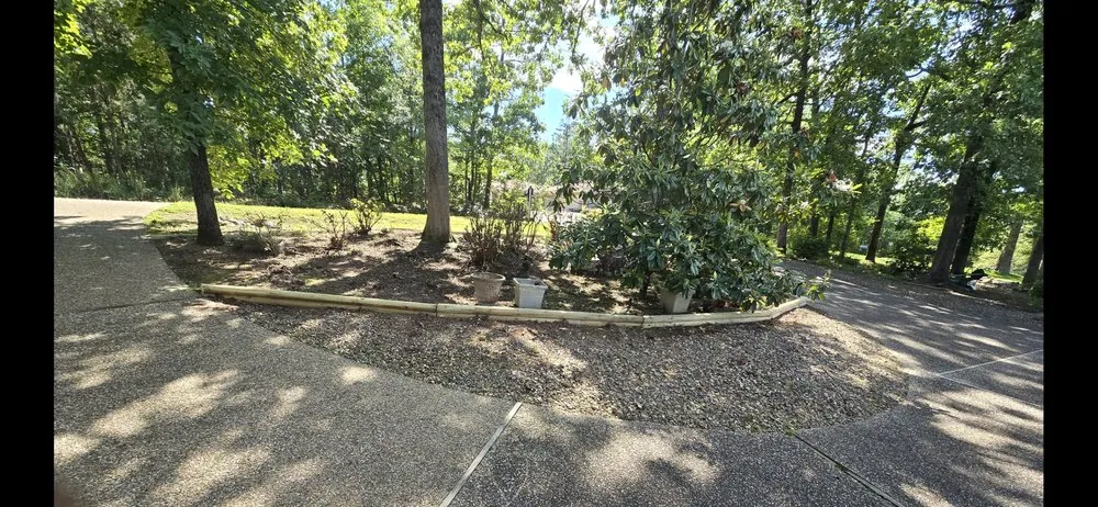 Trusted lawn mowing service experts serving Hot Springs, AR - Flintstones Lawn Service