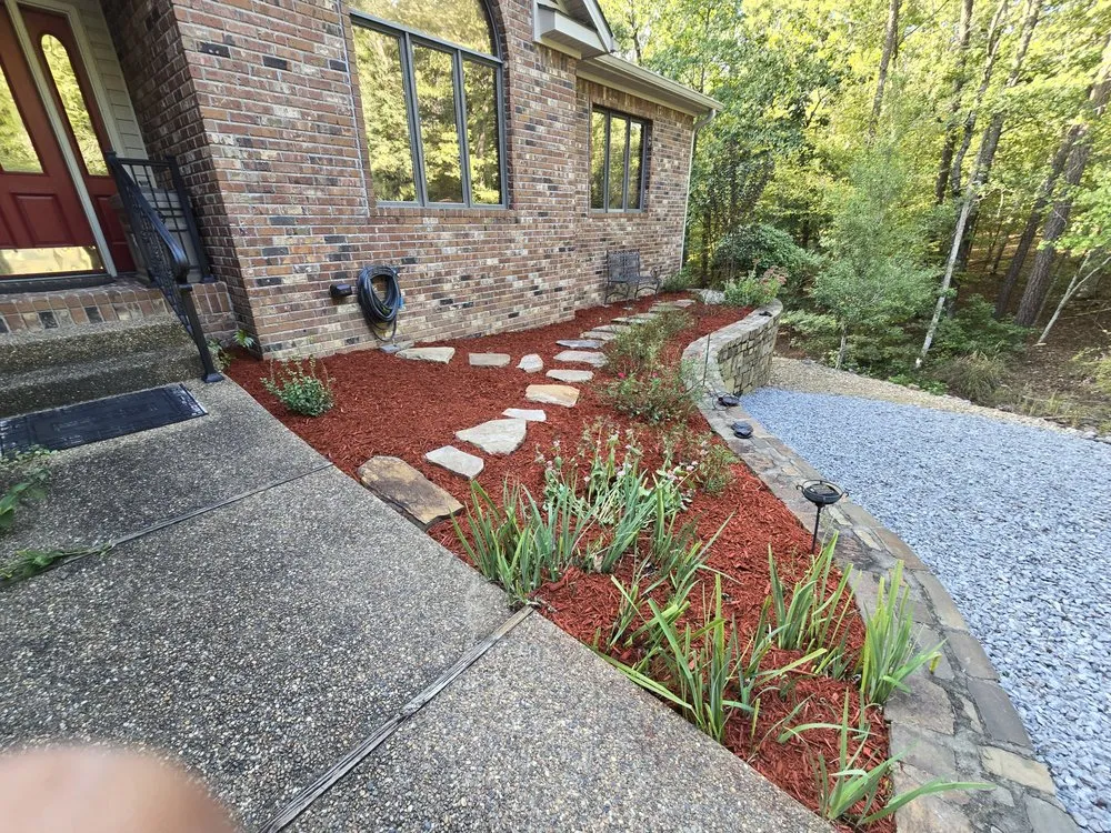 Custom yard maintenance experts serving Hot Springs, AR - Flintstones Lawn Service