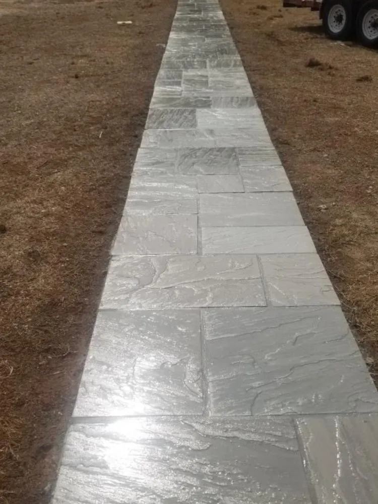 Top-rated lawn care service in Knoxville, TN by Flintstones Masonry & Landscaping Design