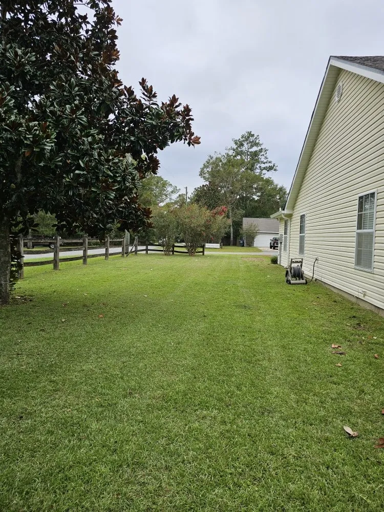 Top-rated yard maintenance in Monticello, FL - Flo Grown Lawns And Hauling