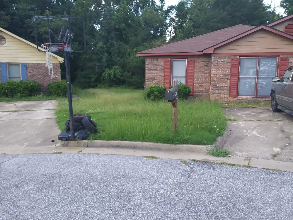 Local yard maintenance in Phenix City, AL by FLO Landscaping