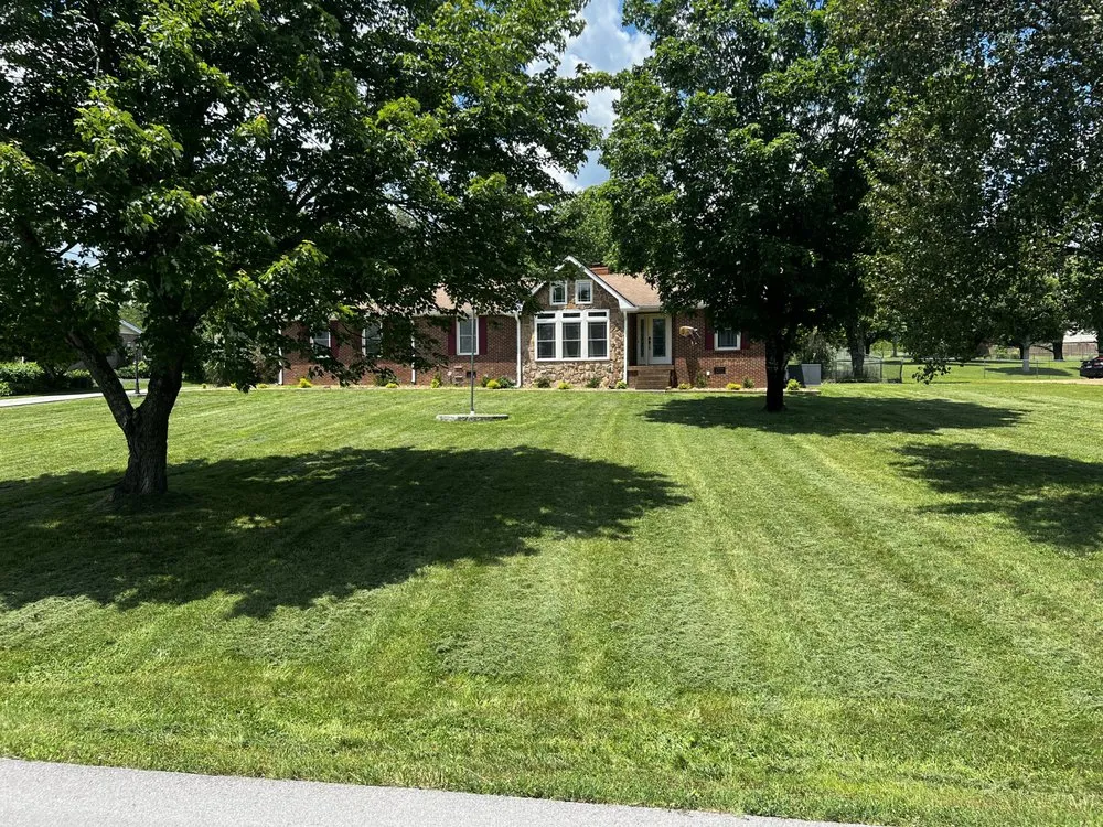 Affordable lawn mowing service in Nashville, TN - Flo-Mow Exterior Restorations