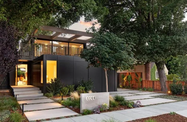 Flor Landscaping Logo