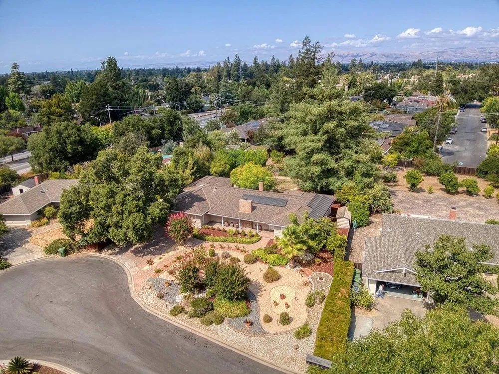 Expert outdoor landscaping in San Jose, CA - Flor Property Services