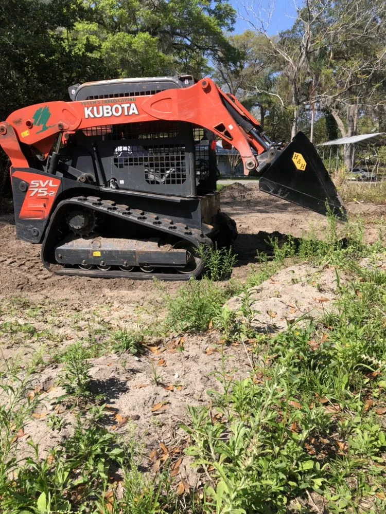 Custom landscaping services in DeBary, FL by Flora Land Solutions