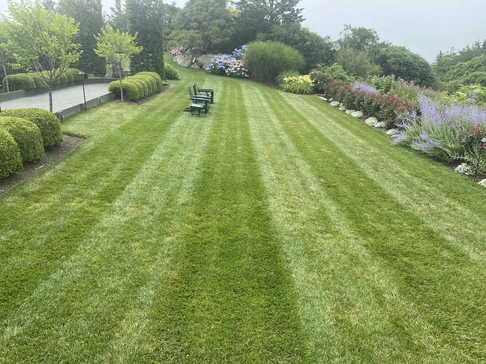 Reliable lawn mowing service in Pawtucket, RI - Flora Lawn & Landscaping