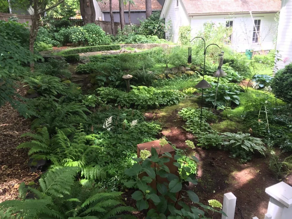 Affordable garden landscaping experts serving Portland, OR - Flora Organic Landscape Maintenance