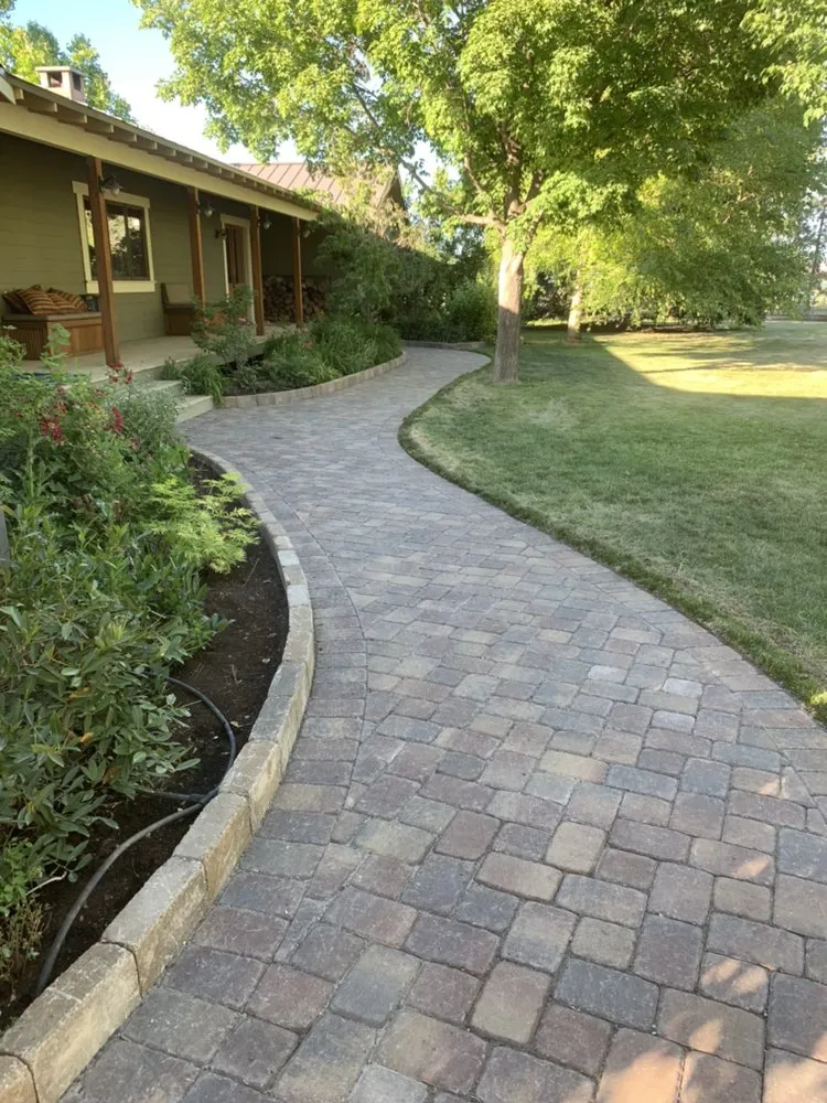 Custom outdoor landscaping in Pasco, WA - Florascapes West