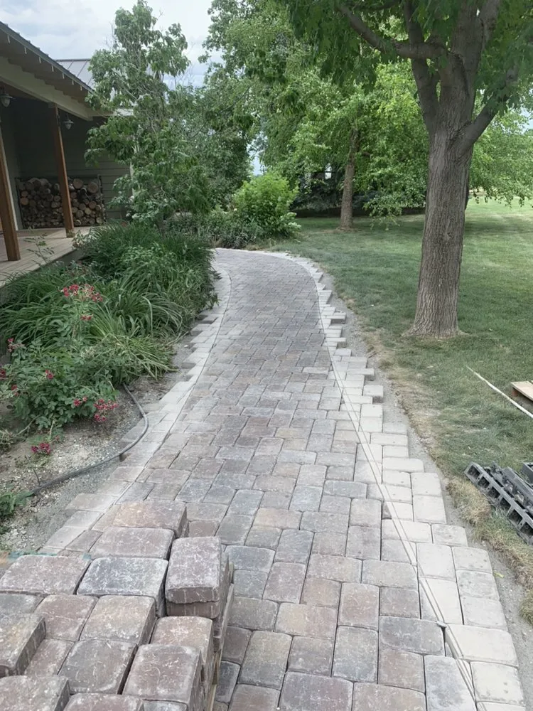 Professional residential landscaping in Pasco, WA by Florascapes West