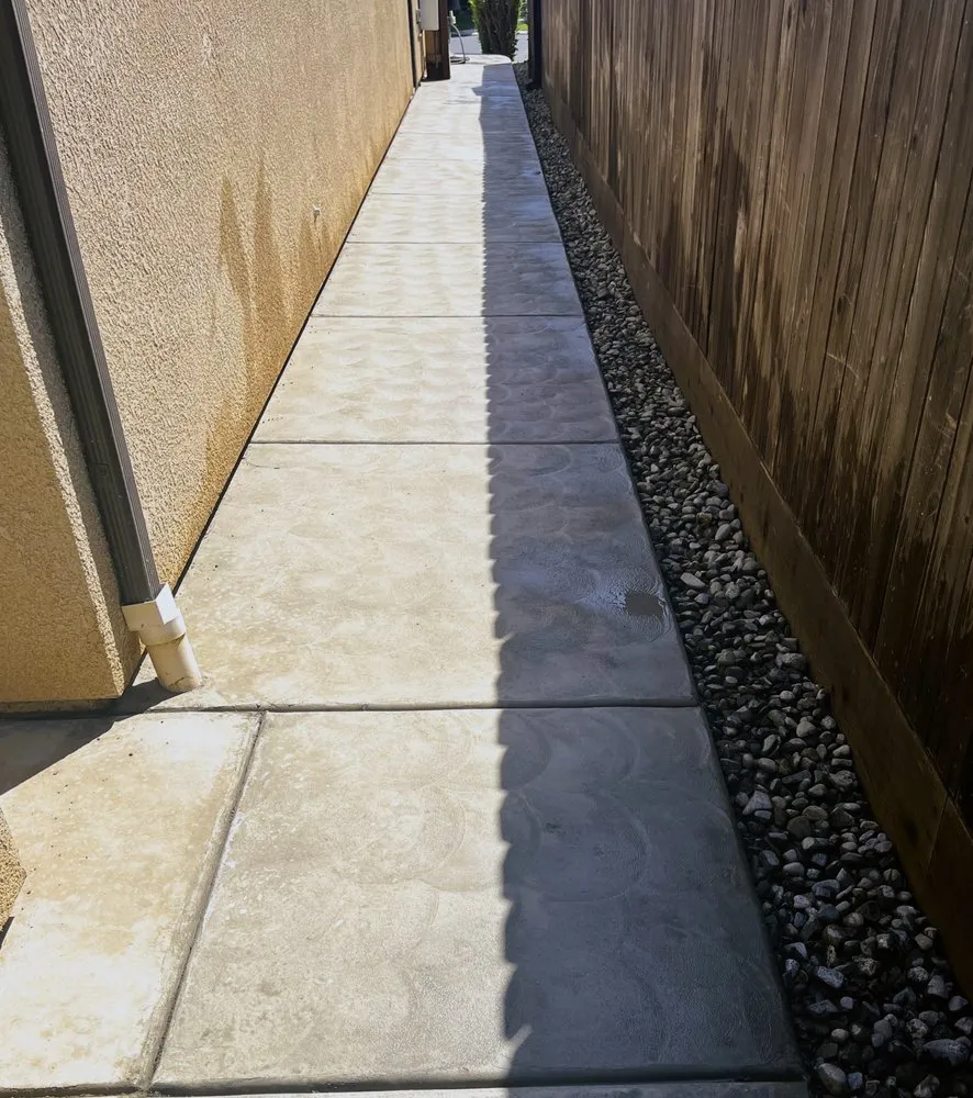 Trusted yard cleanup service for homes across CA, CA - Florencio's Landscaping