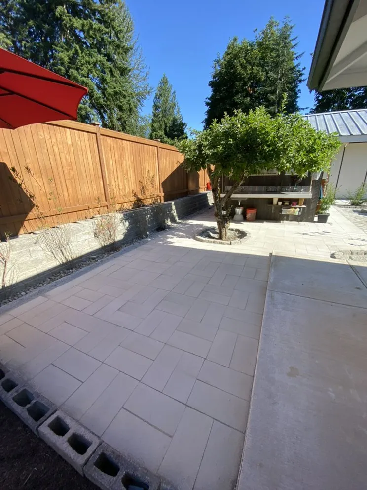 Professional lawn mowing service in Seattle, WA by Florentino Landscaping