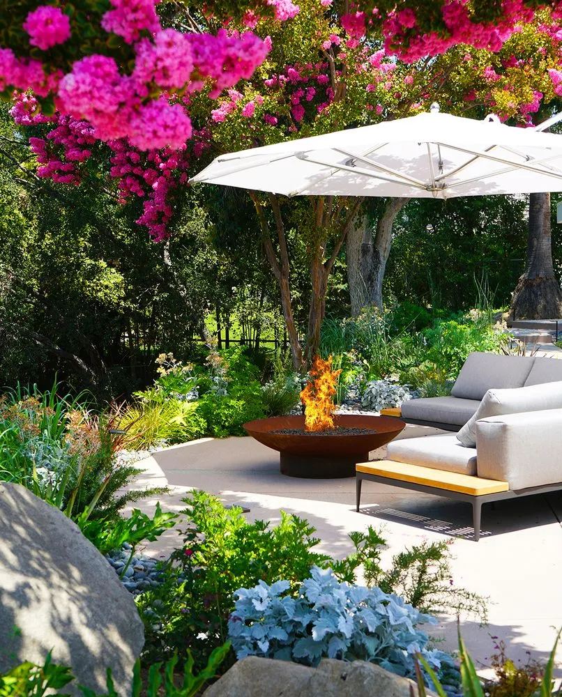 Trusted yard maintenance experts serving Los Angeles, CA - Flores Artscape