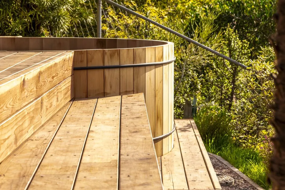 Affordable lawn mowing service experts serving Los Angeles, CA - Flores Artscape