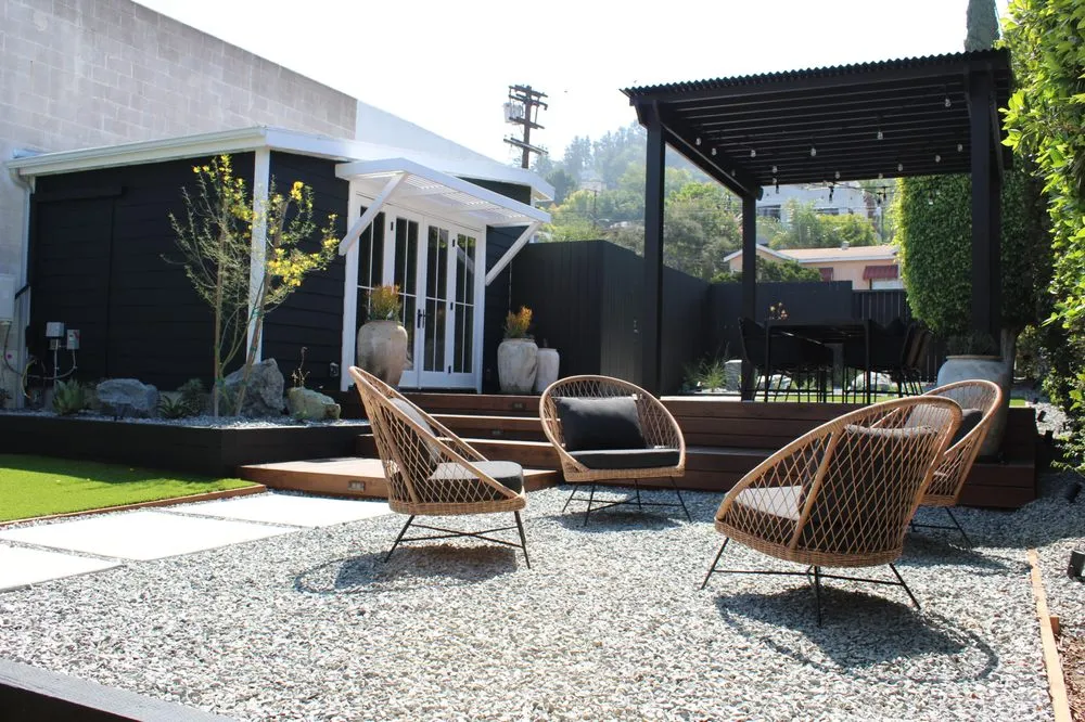 Trusted garden landscaping in Los Angeles, CA by Flores Artscape