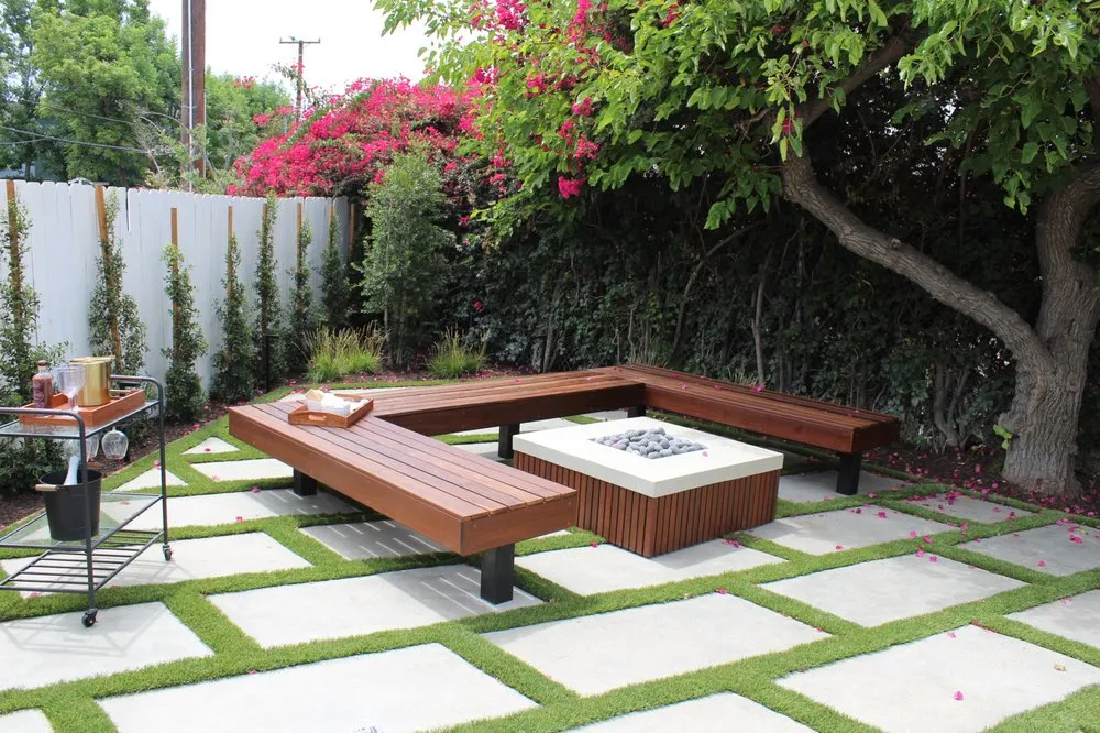 Trusted outdoor landscaping with custom design across Los Angeles, CA - Flores Artscape