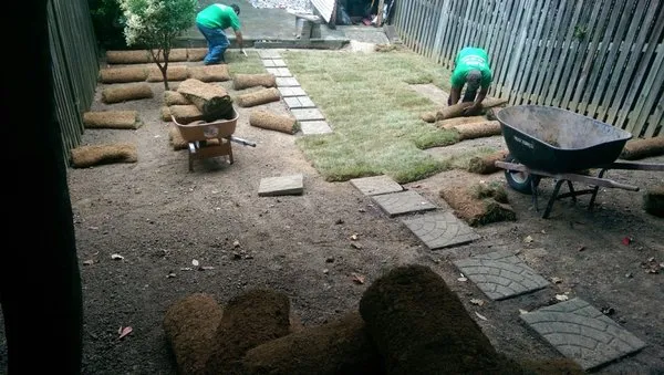 Flores Construction & Landscaping Logo