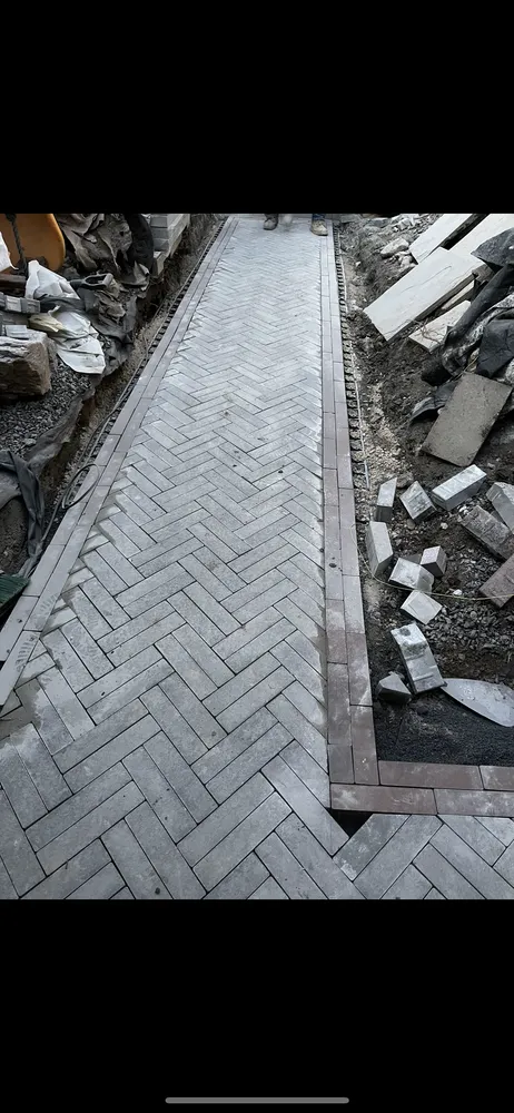 Custom residential landscaping in Annapolis, MD by Flores Green Care Landscape