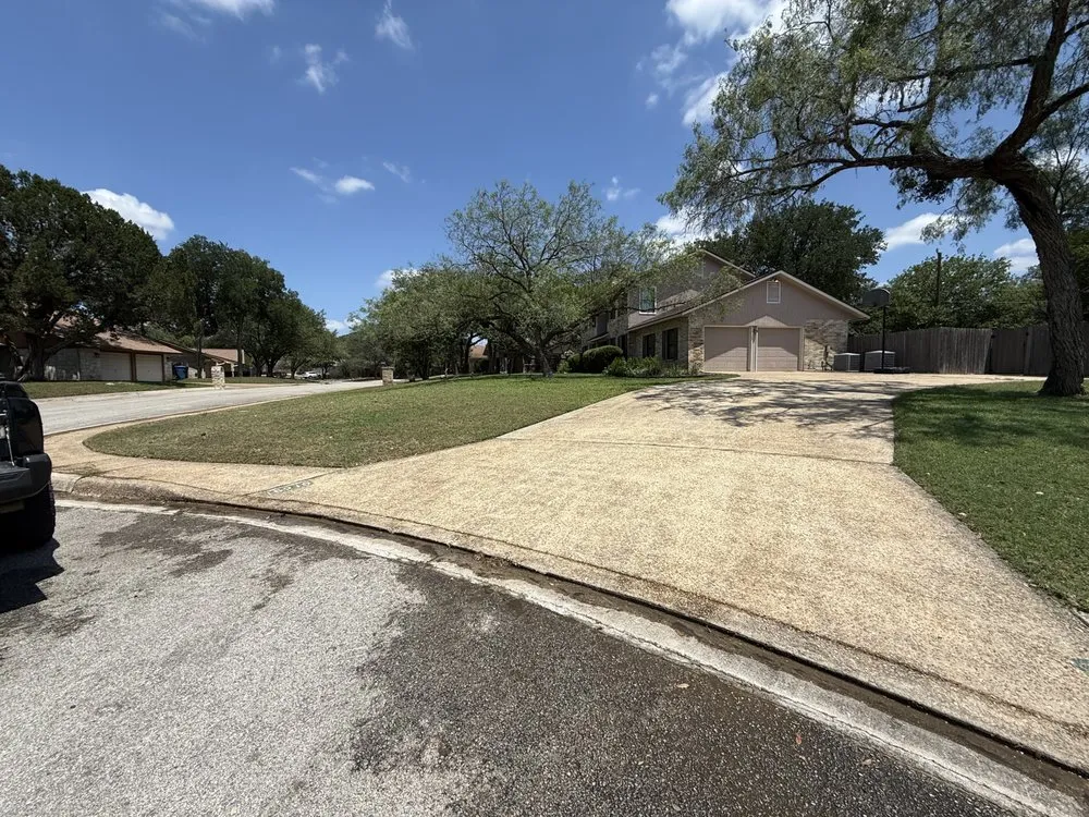 Trusted yard maintenance in San Antonio, TX - Flores Home Solutions