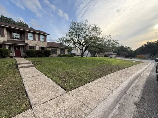 Flores Home Solutions Logo