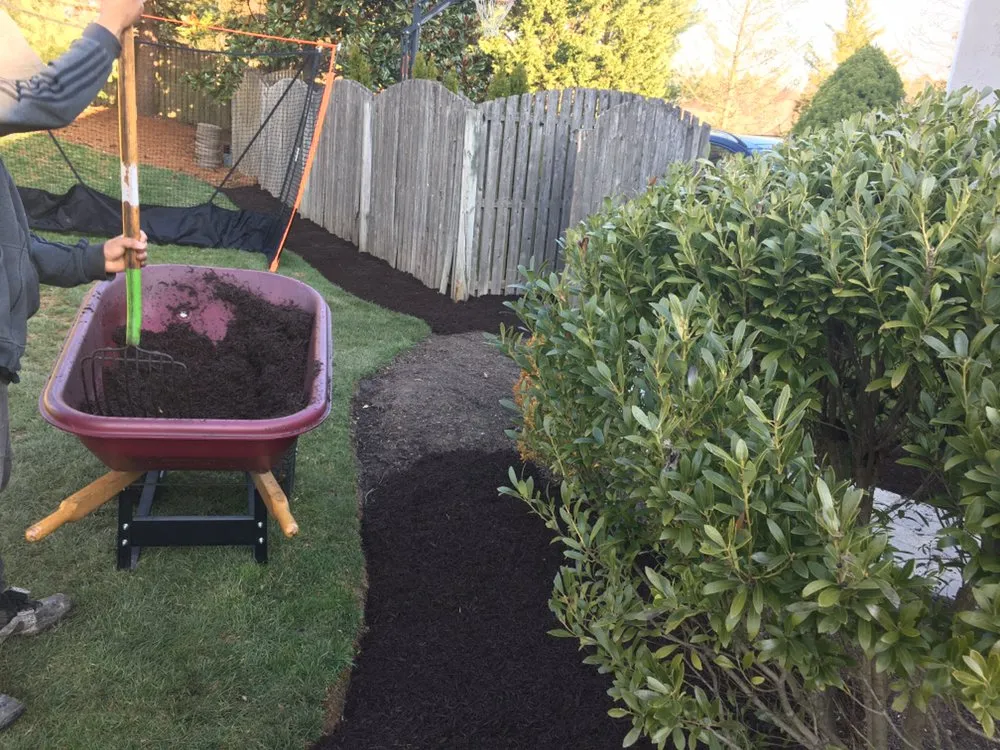 Professional garden landscaping in Norristown, PA - Flores Lanadscaping Tree Service