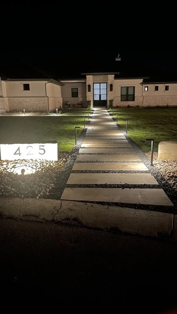 Local garden landscaping in Pflugerville, TX - Flores Landscape & Lighting