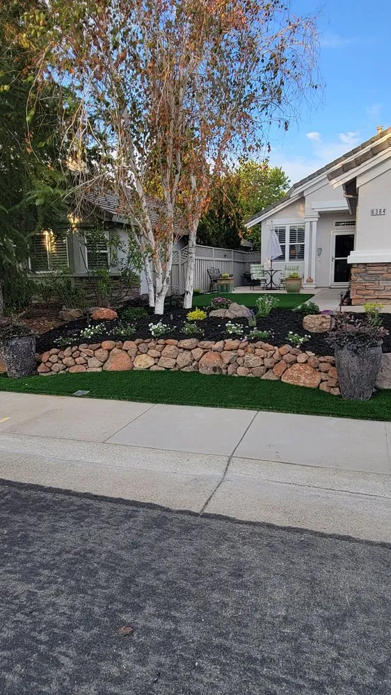 Custom yard cleanup service experts serving Sacramento, CA - Flores landscape