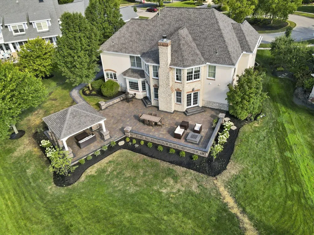 Top-rated yard cleanup service in Delaware, OH by Flores Landscapes