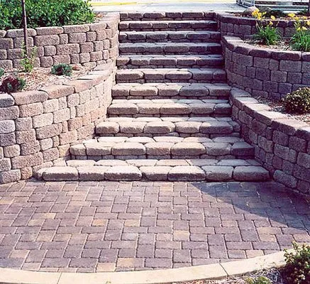 Flores Landscaping & Painting Logo