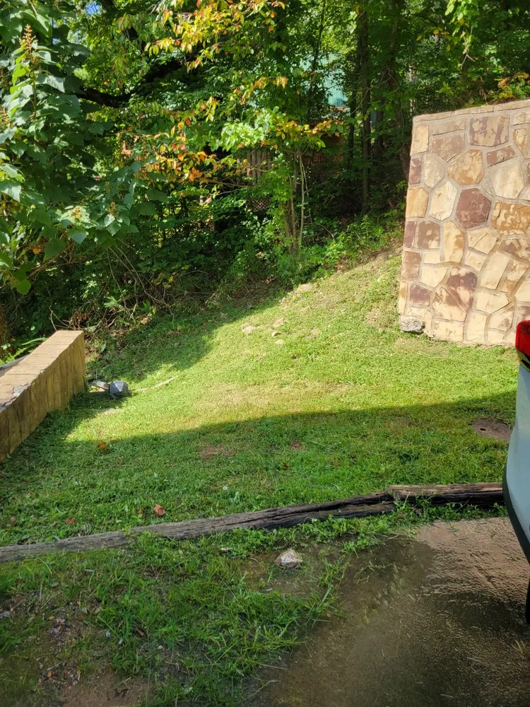 Top-rated garden landscaping for year-round maintenance in Sevierville, TN by Flores Landscaping and Cleaning Services