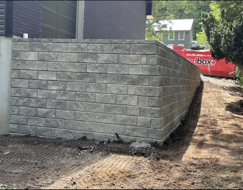 Affordable yard maintenance in Cincinnati, OH - Flores Landscaping