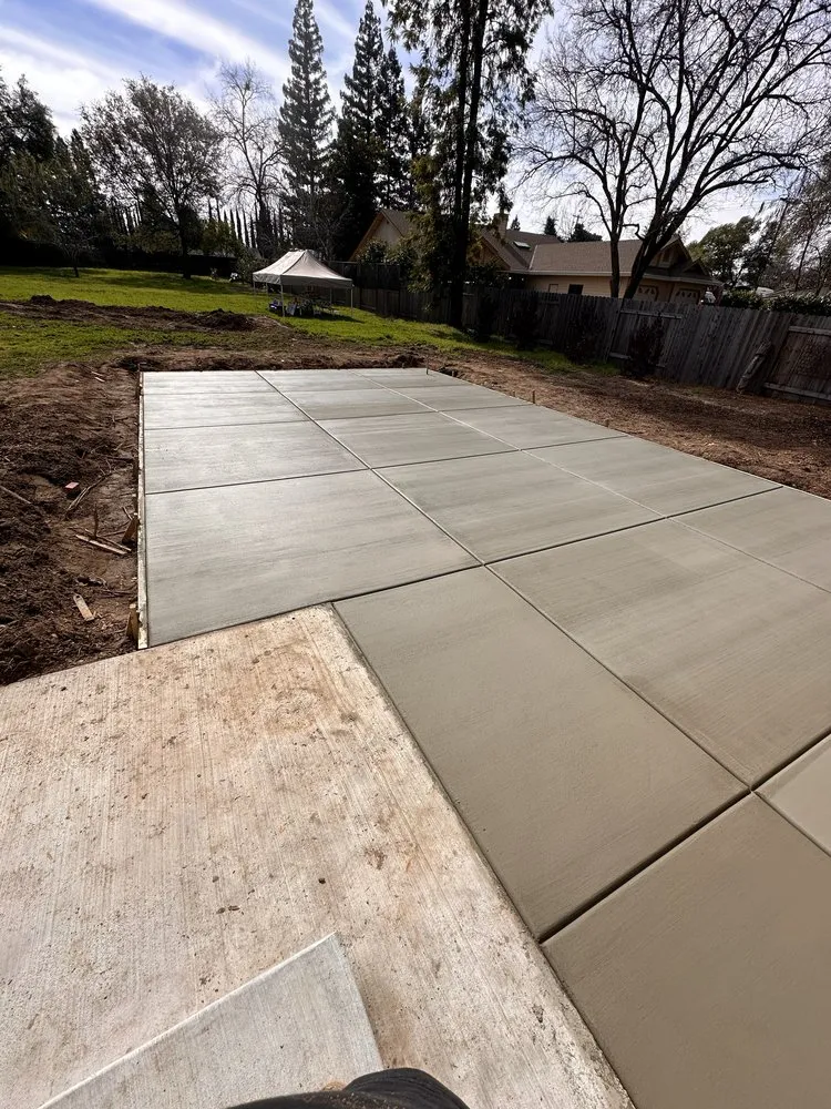 Top-rated yard cleanup service near you in Sacramento, CA by Flores Landscaping