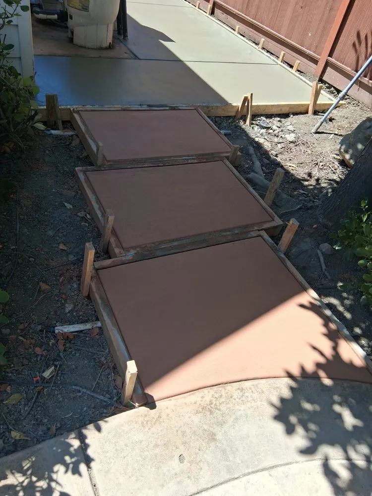 Custom lawn mowing service experts serving Antioch, CA - Flores Landscaping Services