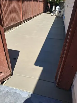 Flores Landscaping Services Logo